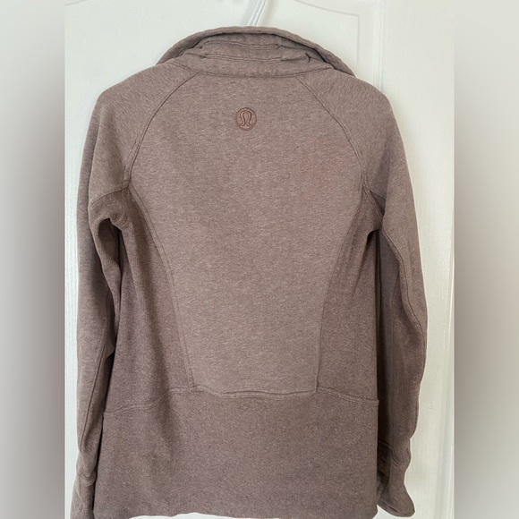 Lulu zip up sweater with thumb holes,4 pockets 2 inside 2 out.Only worn once - Picture 2 of 7
